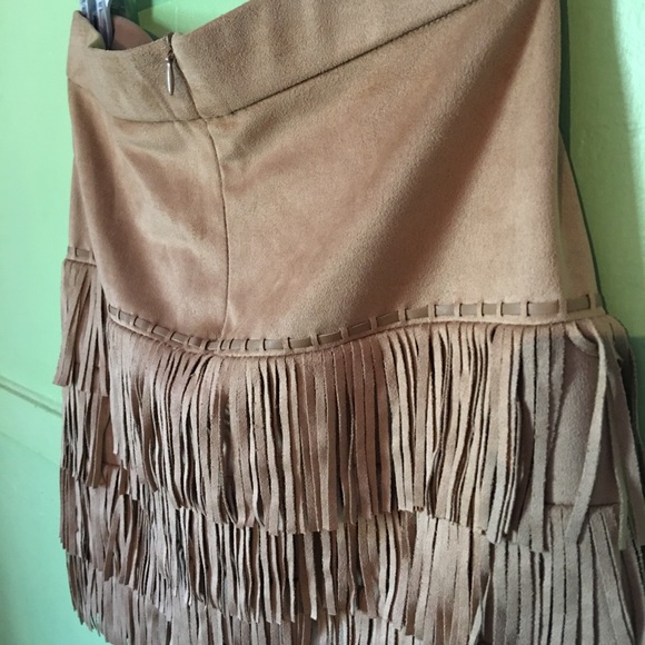 🌻Guess Fringe Mini Skirt🌻 - Picture 6 of 9
